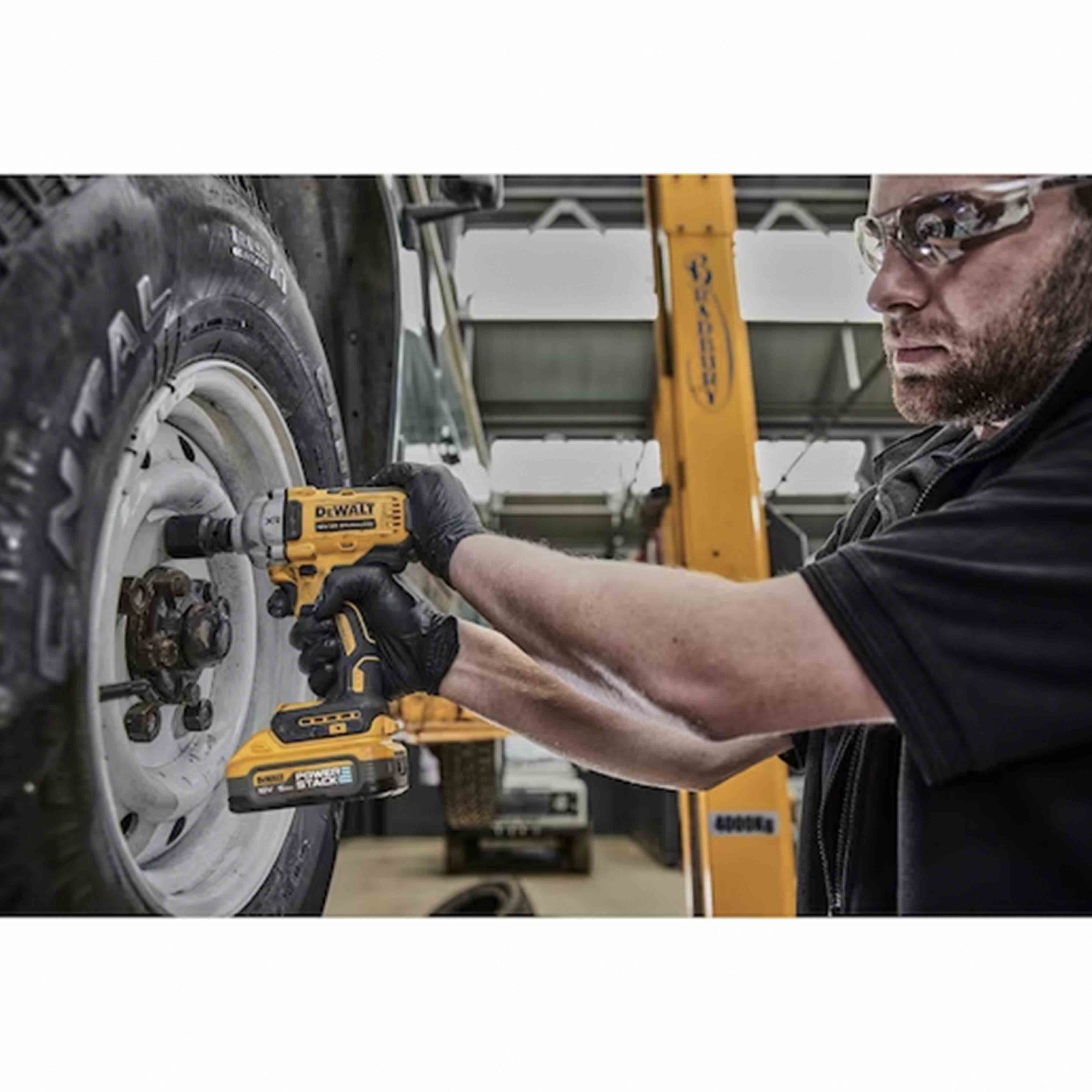 Avvitatore ad impulsi alta potenza 18V XR BRUSHLESS attacco 1/2” M HOG RING (2 batterie Powerstack 5Ah) in VALIGETTA TSTACK e ACCESSORI - DeWALT Avvitatore ad impulsi alta potenza 18V XR BRUSHLESS attacco 1/2” M HOG RING (2 batterie Powerstack 5Ah) in VALIGETTA TSTACK e ACCESSORI - DeWALT
